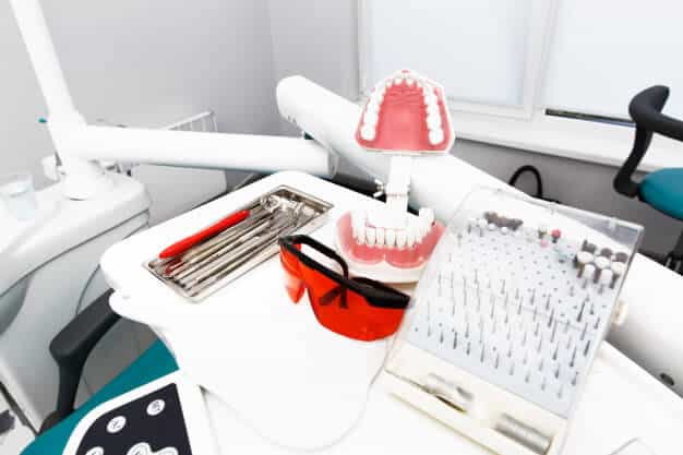 Top 5 reasons why you should go for Teeth Whitening
